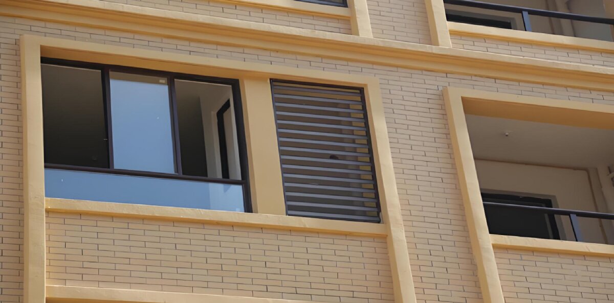 房屋外墻門窗滲水、開裂修繕！(圖1)